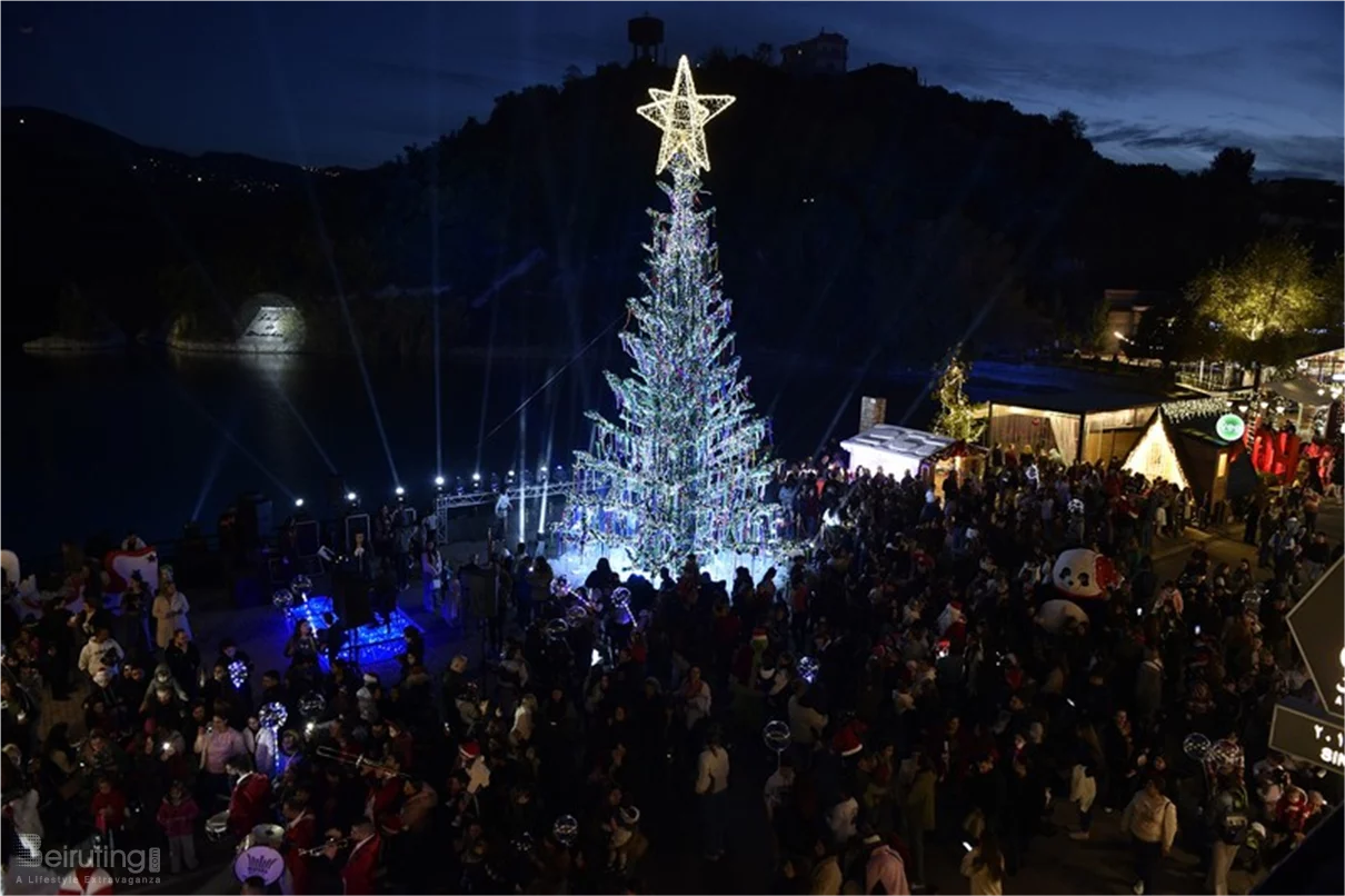 Bnachii Lake Christmas Tree Lighting 